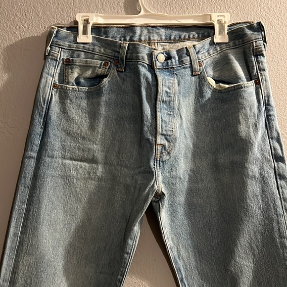 Levi’s - Picture 2 of 5